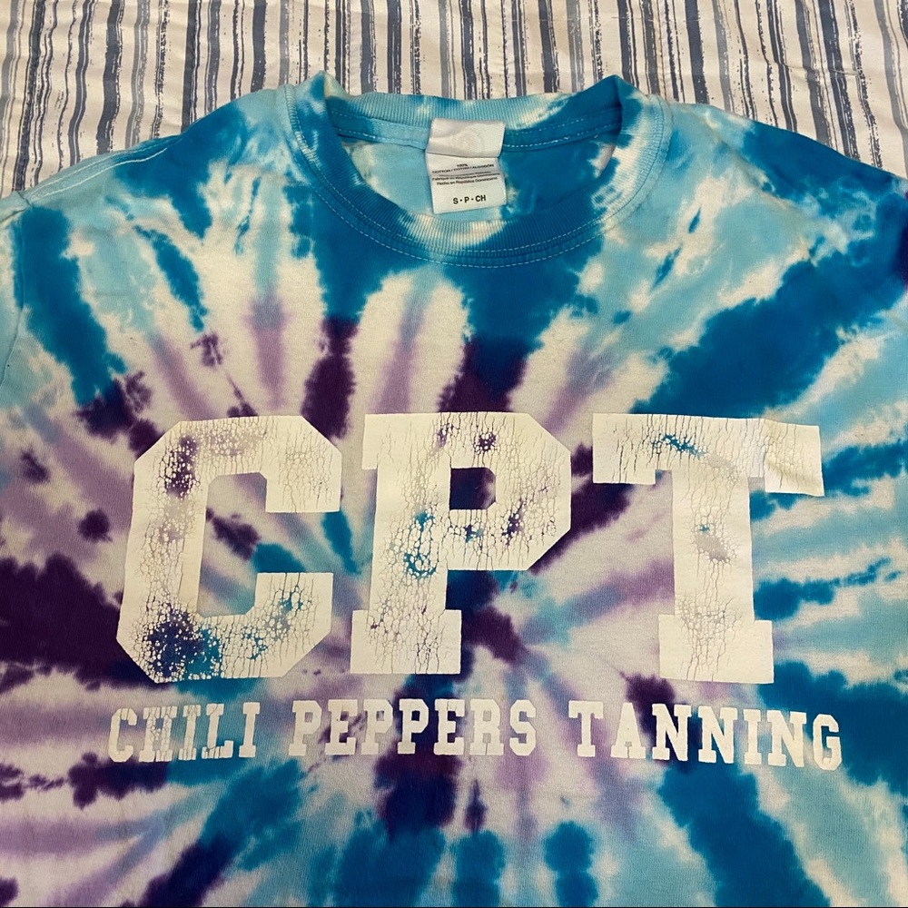 SOLD!!! Chili peppers tanning t shirt